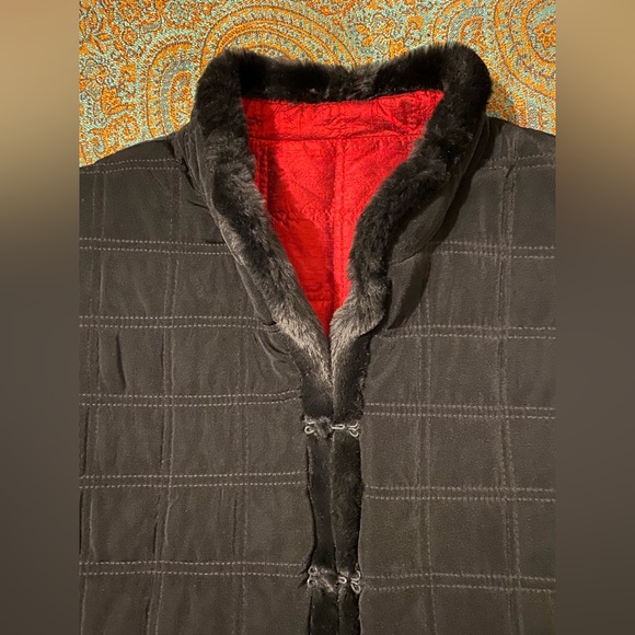 Reversible black and red silk vest with faux fur trim sz 14-16 - Picture 2 of 5